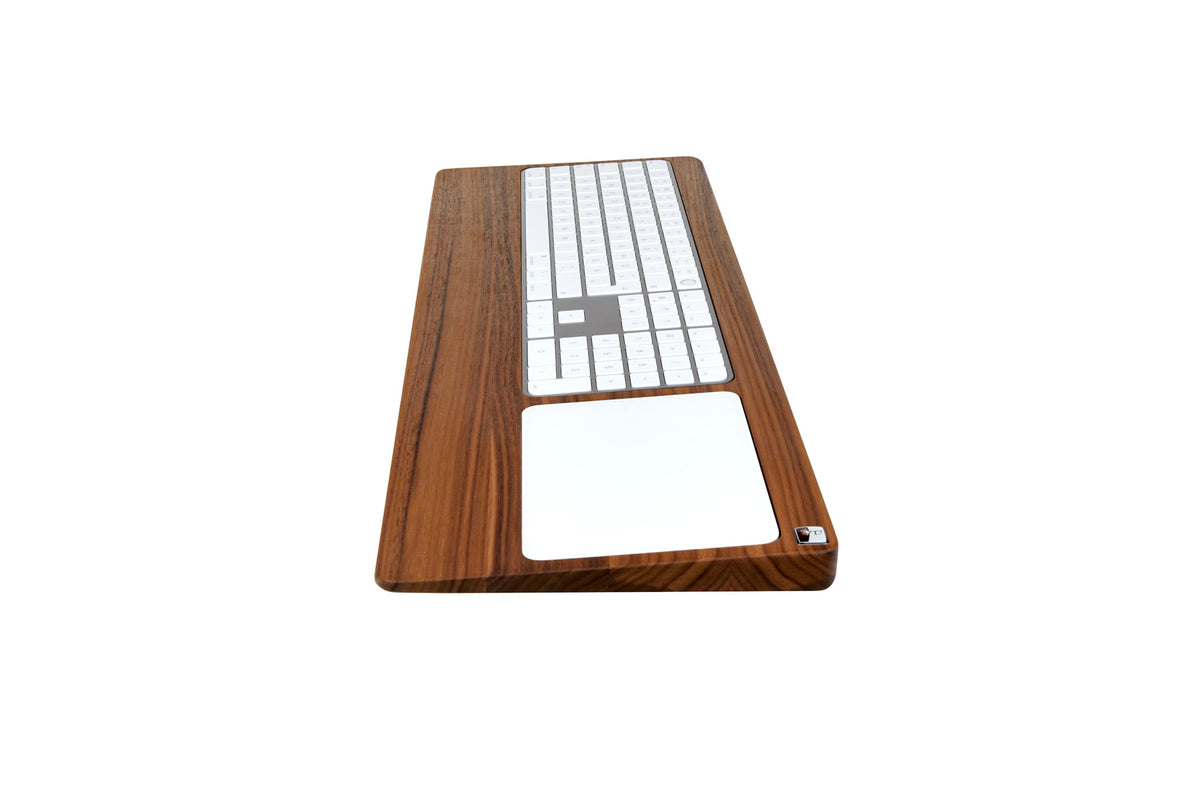 Numeric TrackpadTray 2021 aus Nussbaumholz - Halterung für Apple Magic Keyboard mit Ziffernblock und Touch ID und Trackpad (ab 2021) - WOODYS