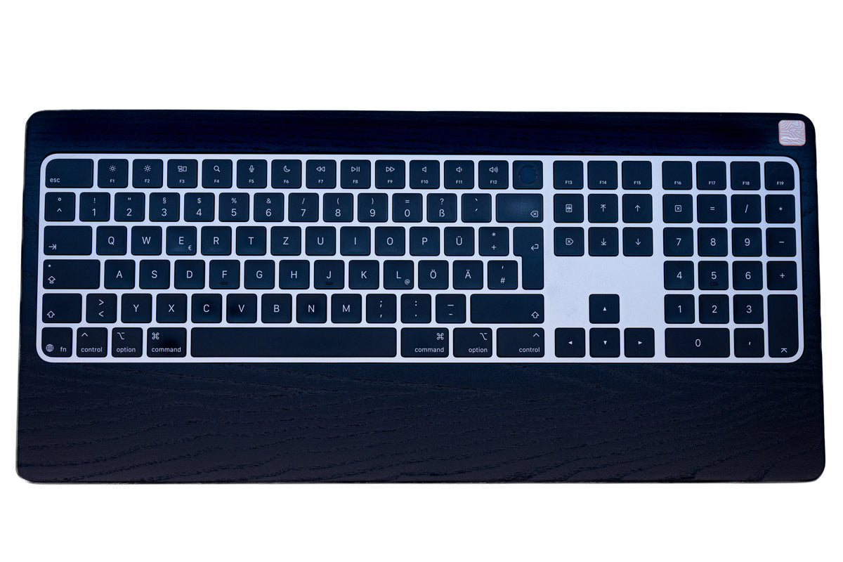 Numeric Mono Tray 2021 – Eschenholz Keyboard Tray | Schwarz oder Weiß lackiert | Magic Keyboard mit Touch ID