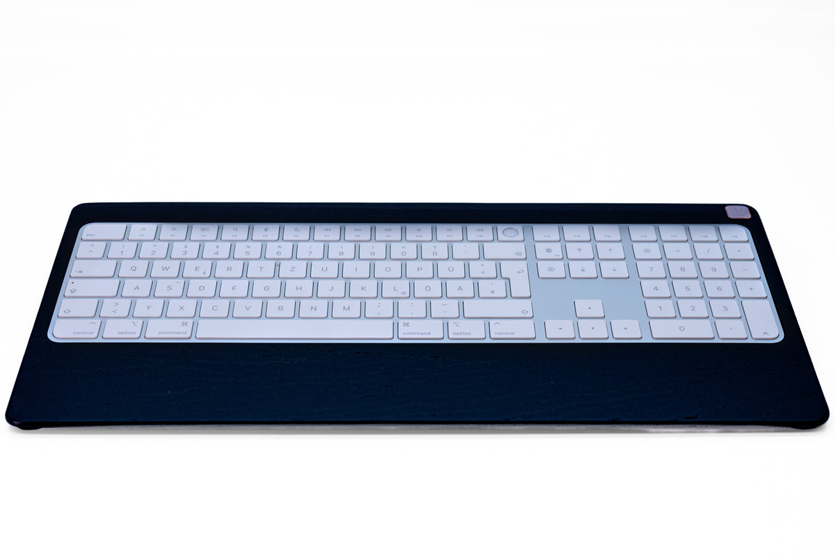 Numeric Mono Tray 2021 – Eschenholz Keyboard Tray | Schwarz oder Weiß lackiert | Magic Keyboard mit Touch ID