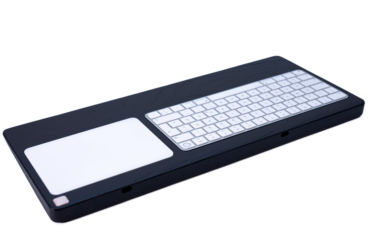 Trackpad Tray 2021 – Eschenholz Keyboard Tray | Schwarz oder Weiß lackiert | Magic Keyboard mit Touch ID und Magic Trackpad