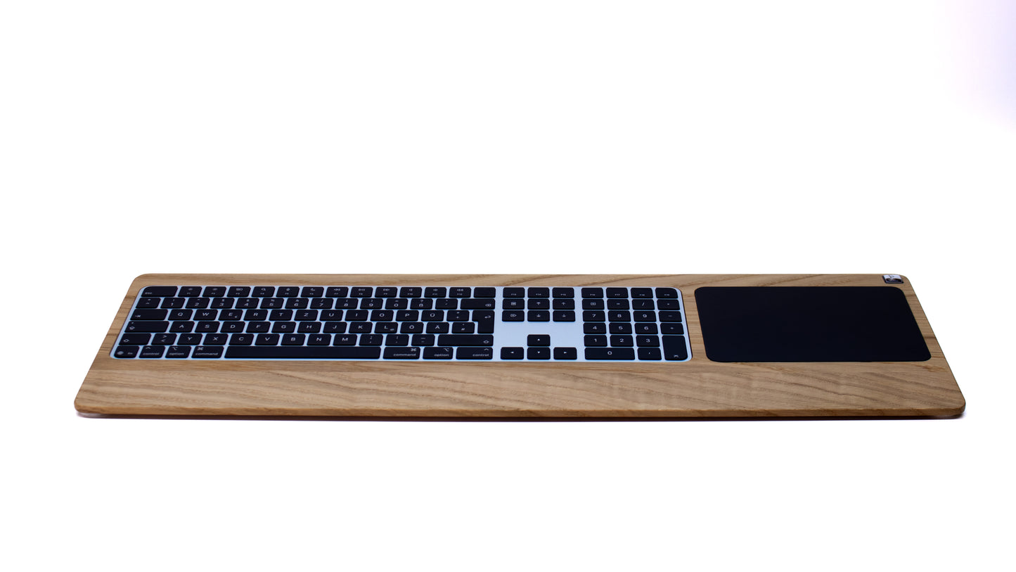 Numeric TrackpadTray 2021 aus Eichenholz - Halterung für Apple Magic Keyboard mit Ziffernblock und Touch ID und Trackpad (ab 2021)