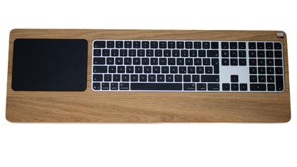 Numeric TrackpadTray 2021 aus Eichenholz - Halterung für Apple Magic Keyboard mit Ziffernblock und Touch ID und Trackpad (ab 2021)
