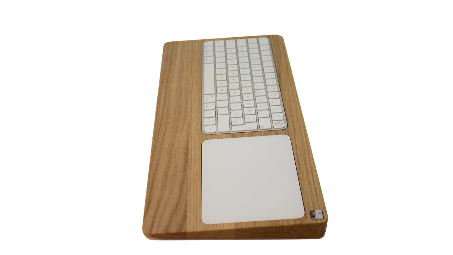 TrackpadTray 2021 aus Eichenholz - Halterung für Magic Keyboard mit Touch ID und Magic Trackpad (ab 2021)