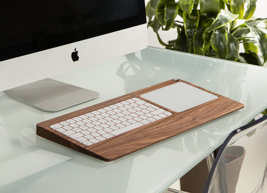 TrackpadTray 2021 aus Nussbaumholz - Halterung für Magic Keyboard mit Touch ID und Magic Trackpad (ab 2021)